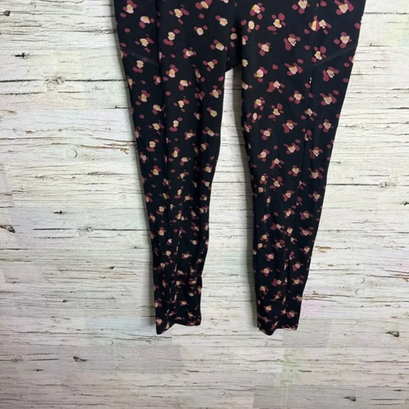 Cabi Printed Lean Legging #4142 Black Flower Burst size small - Picture 2 of 9